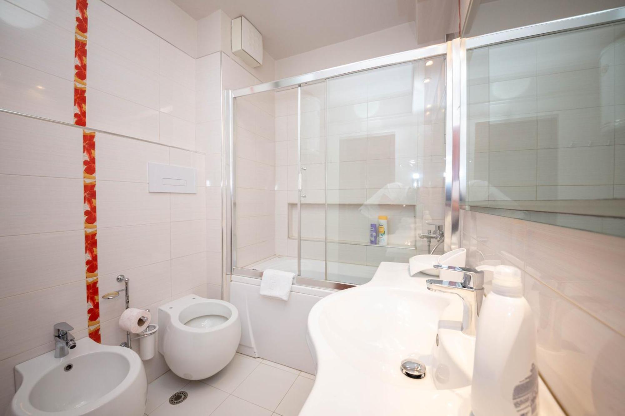 Blloku Unique Apartments 3 Тирана Экстерьер фото