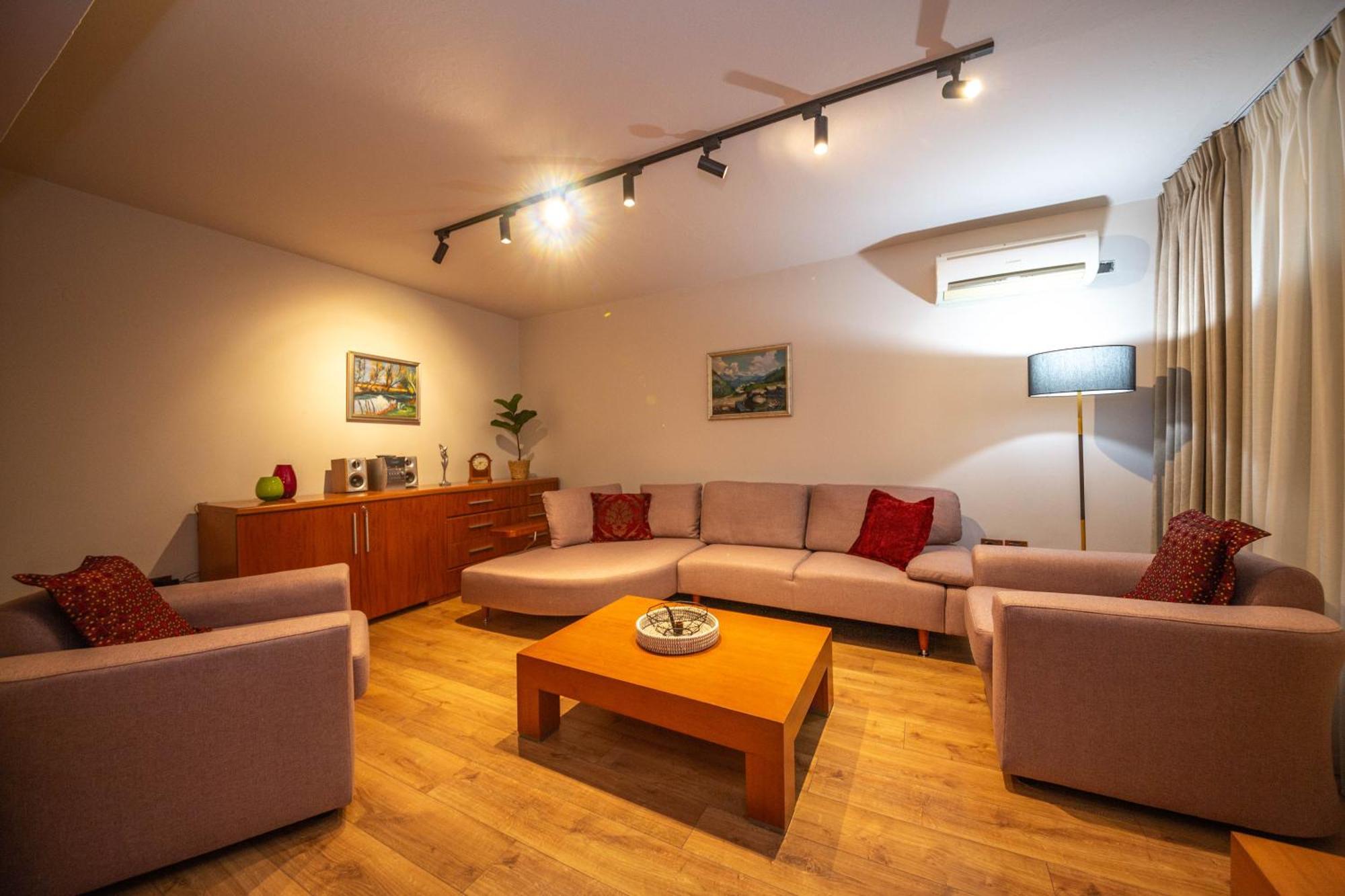 Blloku Unique Apartments 3 Тирана Экстерьер фото